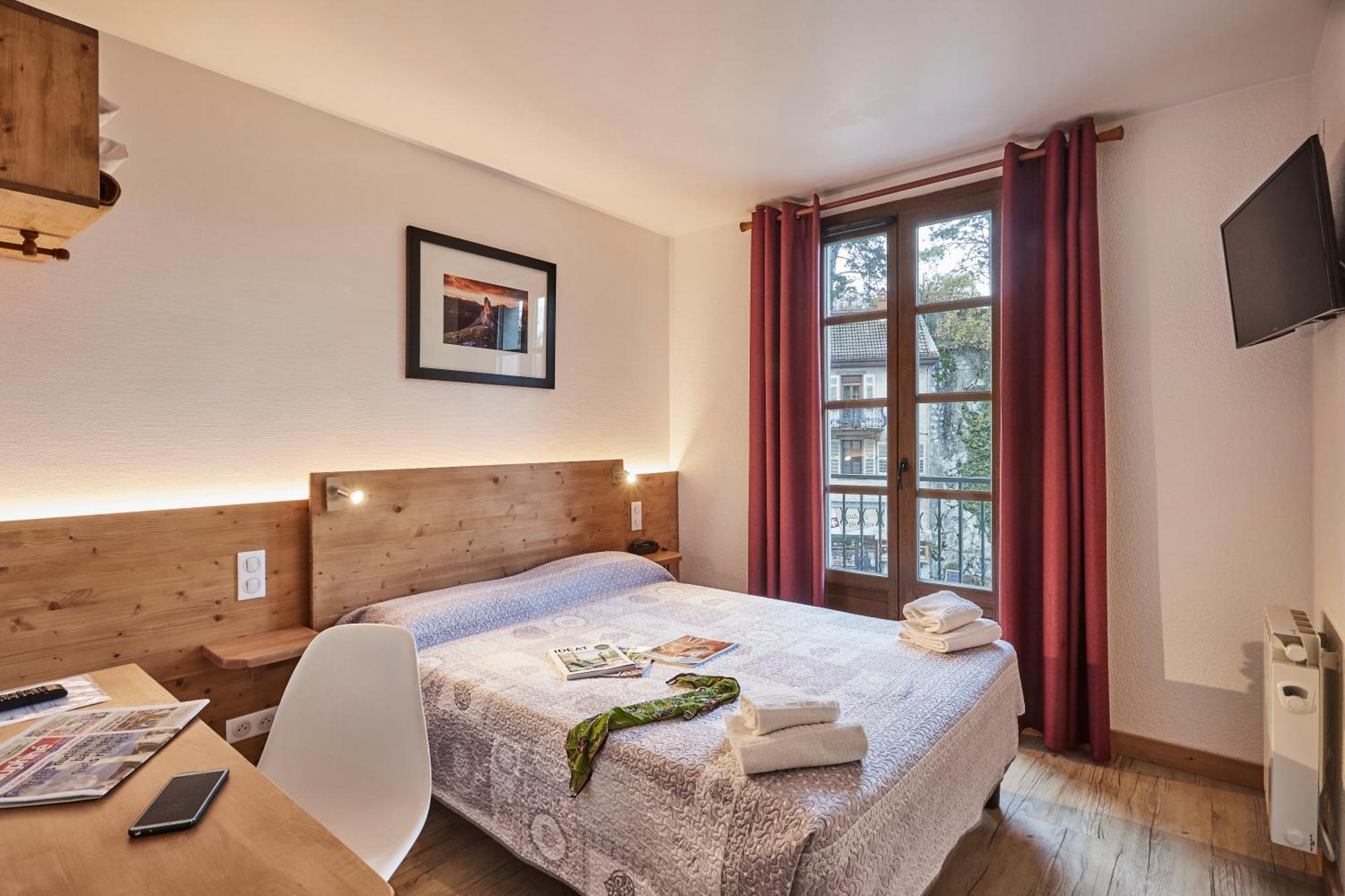 Cit'Hotel Le National Cluses Ngoại thất bức ảnh
